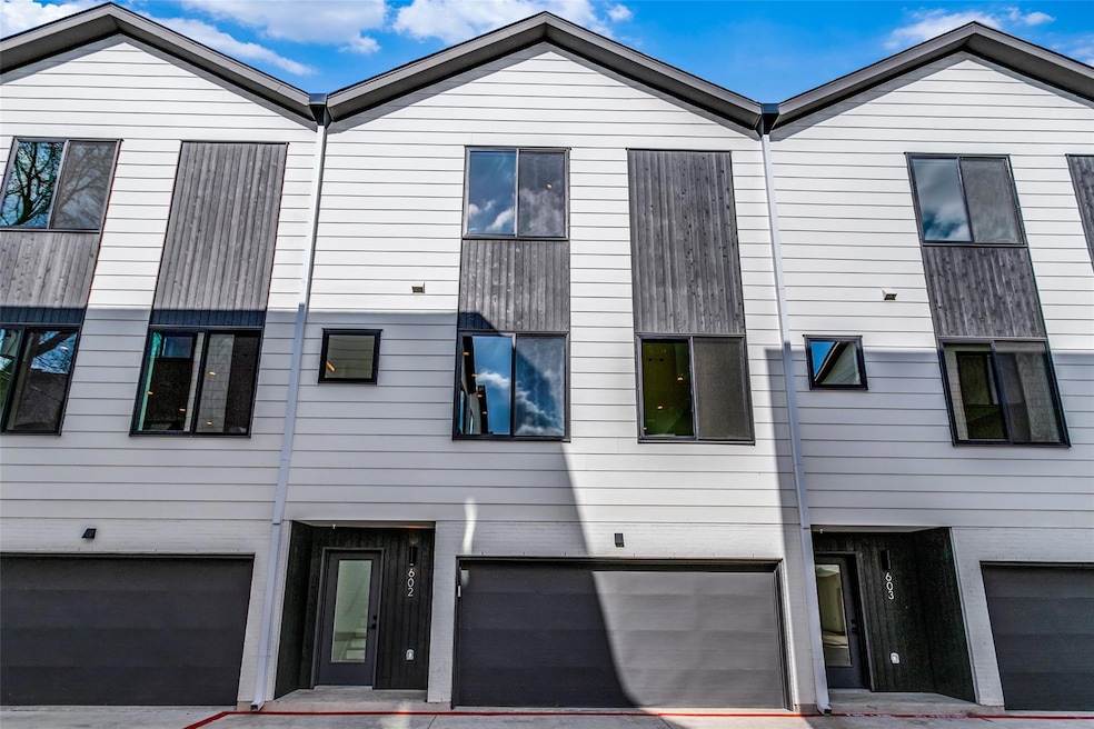 5609 Live Oak St unit 403, Dallas, TX 75206 - photo 1