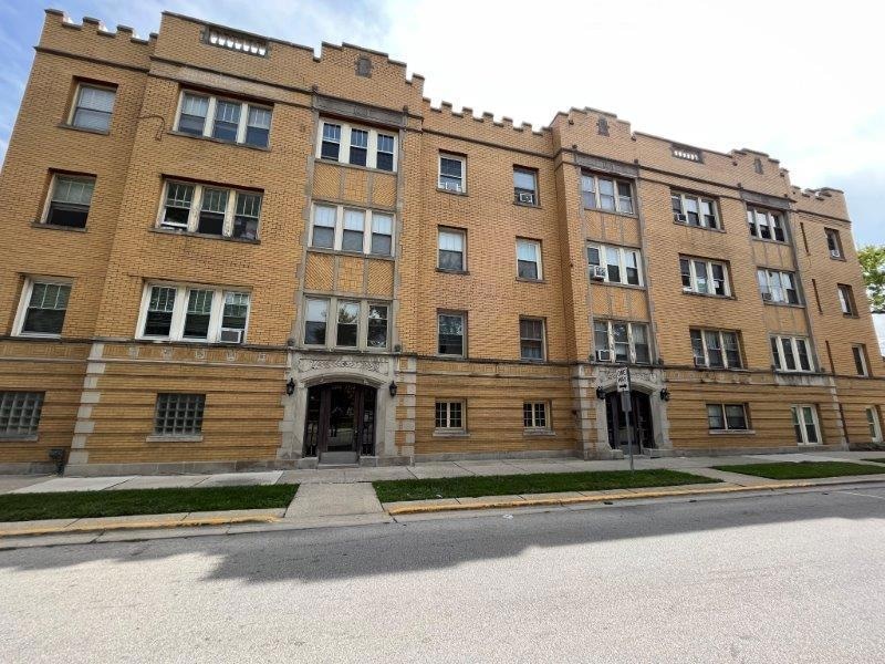 7212 Jackson Blvd unit 2E, Forest Park, IL 60130 - photo 1