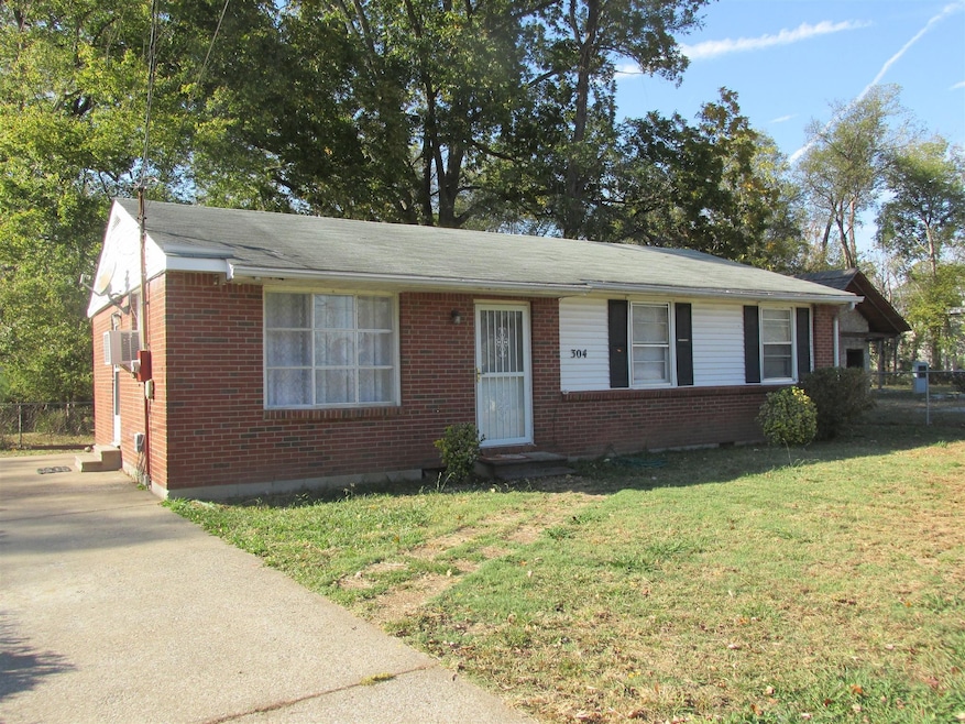 304 Walker St, Clarksville, TN 37042 - photo 1