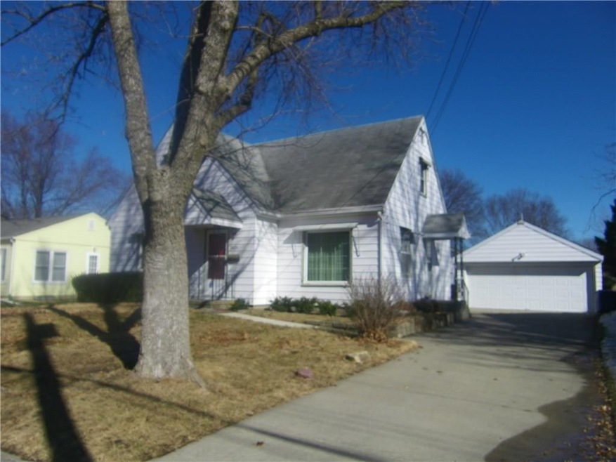 4035 40th St, Des Moines, IA 50310 - photo 1