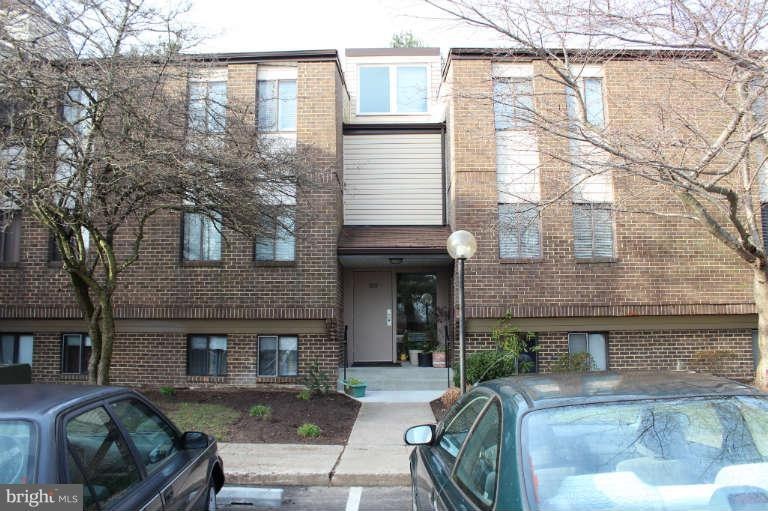 1807 Snow Meadow Ln unit T2, Baltimore, MD 21209 - photo 1