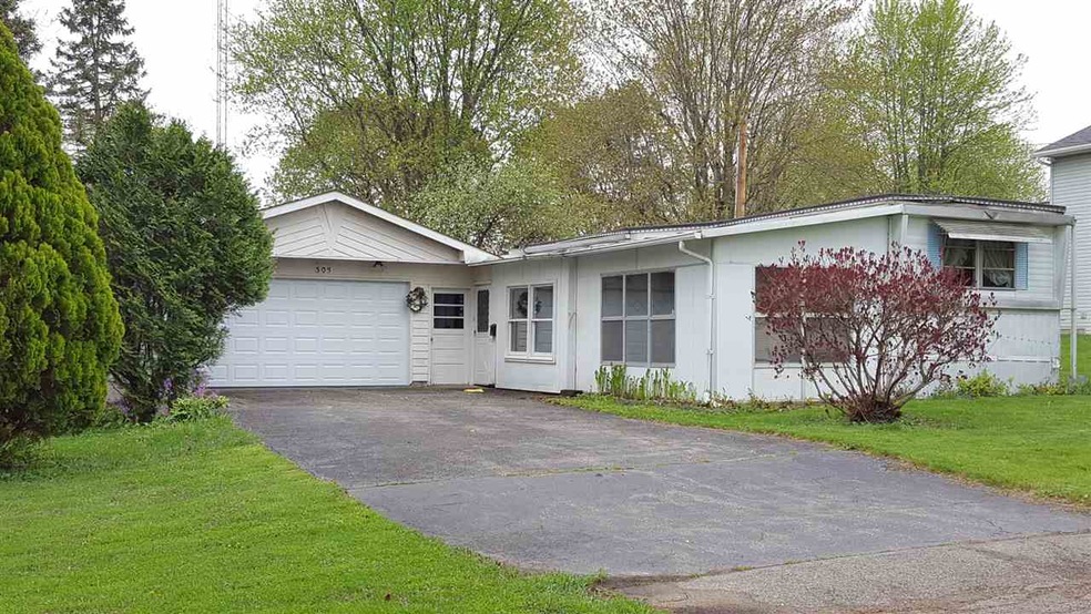 305 W Spring St, Etna Green, IN 46524 - photo 1