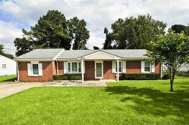 304 Tower Dr, Jacksonville, NC 28546 - photo 1