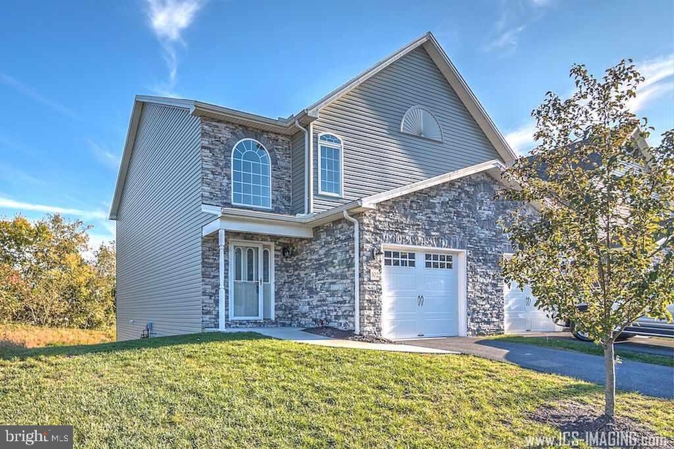 302 Briar Ridge Cir, Enola, PA 17025 - photo 1