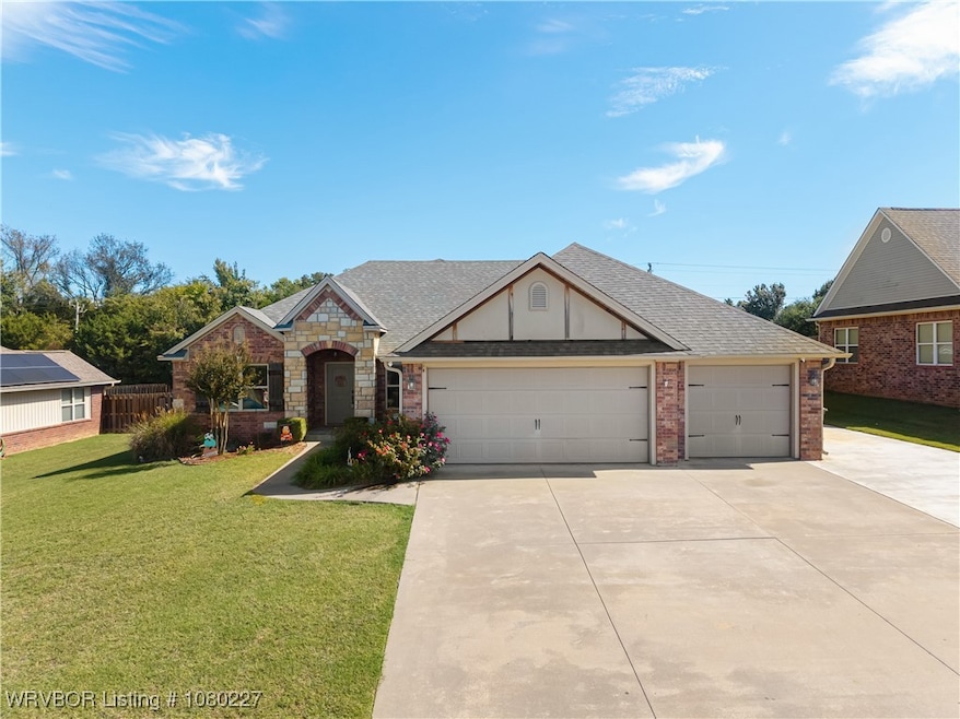 304 Casey Ct, Lavaca, AR 72941 - photo 1