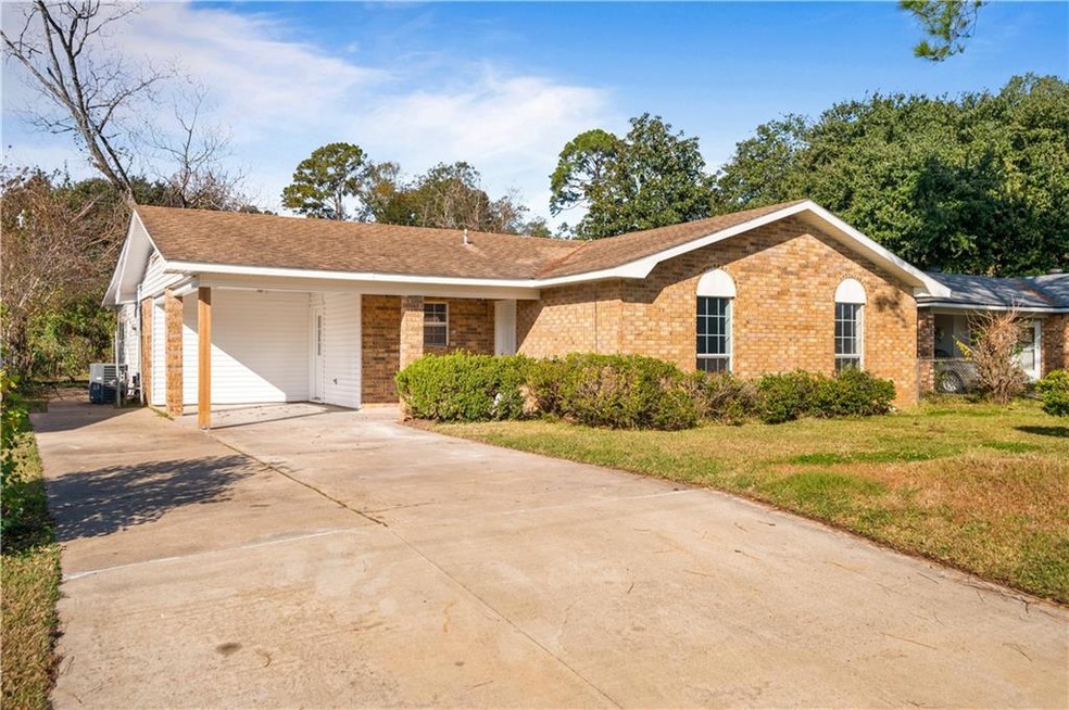 Spacious Driveway