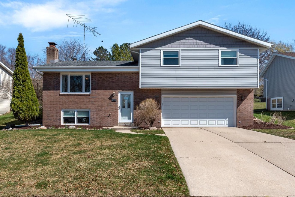 1705 N 18th Ave-30