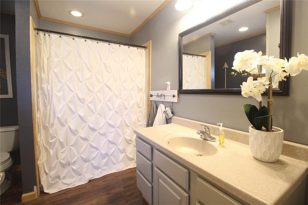 103 Main St, Center Point, IA 52213 - photo 1