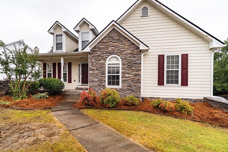 3968 Duncan Ives Dr, Buford, GA 30519 - photo 1