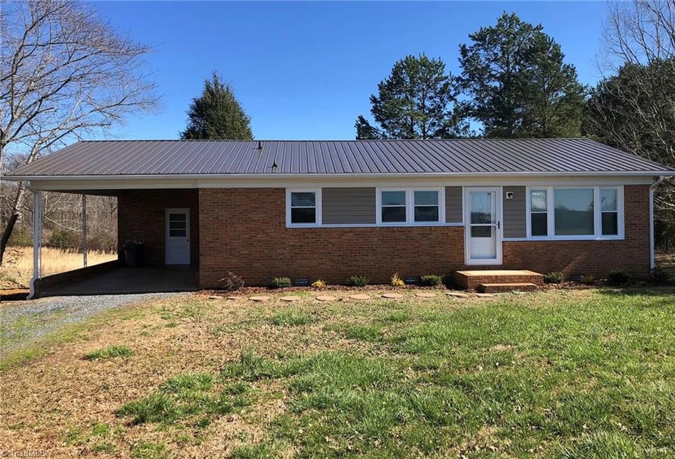 6115 Lassiter Mill Rd, Asheboro, NC 27205 - photo 1