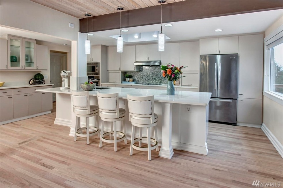 7219 SE 32nd St, Mercer Island, WA 98040 - photo 1