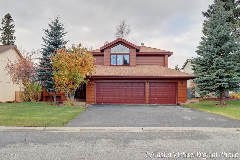 Beautifully kept front and back yard
