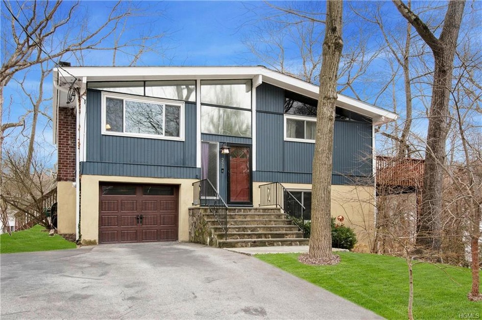 295 Lake Shore Dr, Pleasantville, NY 10570 - photo 1