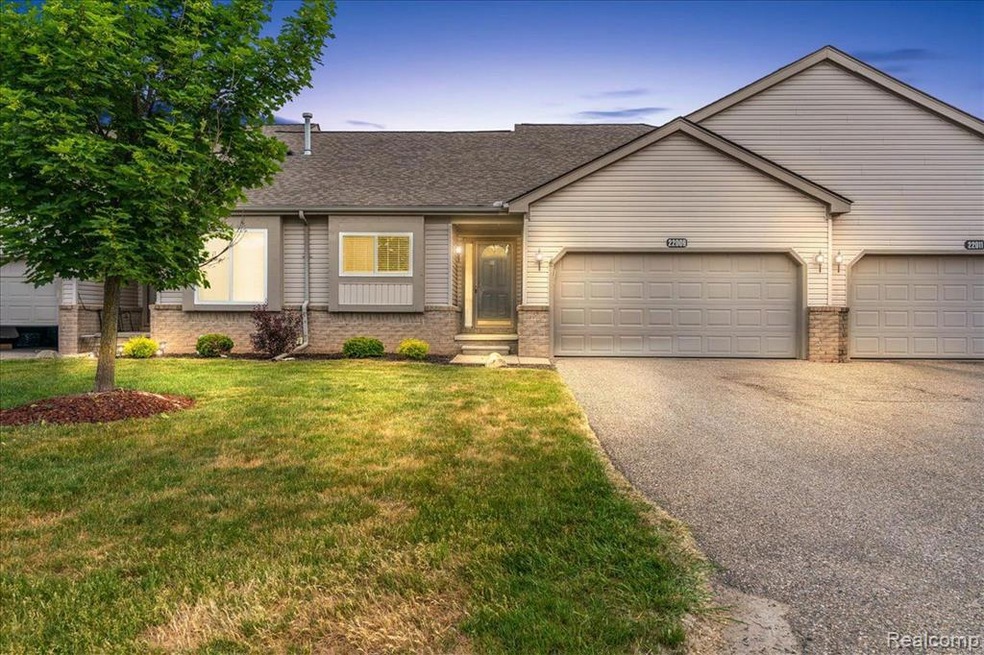 22009 Wilson St unit 131, Grand Blanc, MI 48439 - photo 1