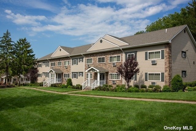 550 New Hwy unit 1-1C, Hauppauge, NY 11788 - photo 1