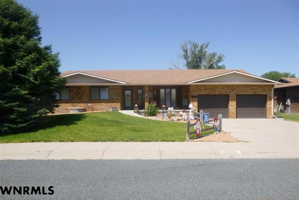 2418 6th Ave, Scottsbluff, NE 69361 - photo 1