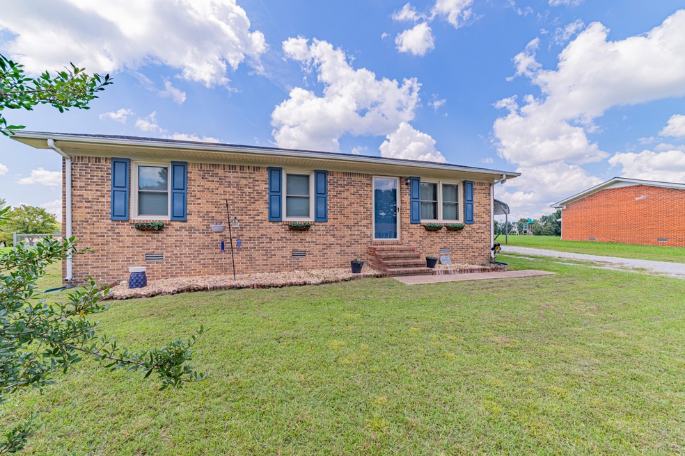 805 Sedgefield Ct, Manchester, TN 37355 - photo 1