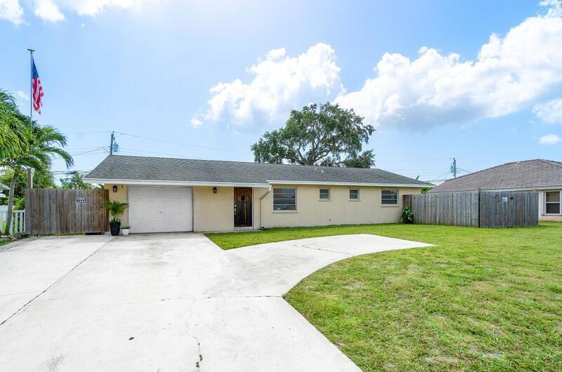 6692 Osborne Dr, Lake Worth, FL 33462 - photo 1