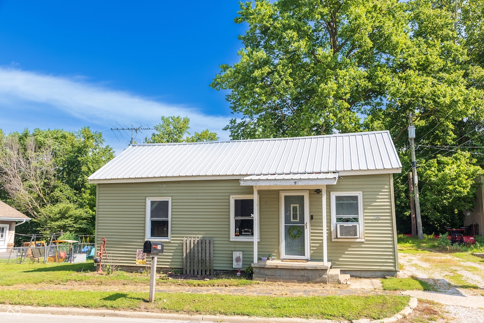 206 W Washington St, Waynetown, IN 47990 - photo 1