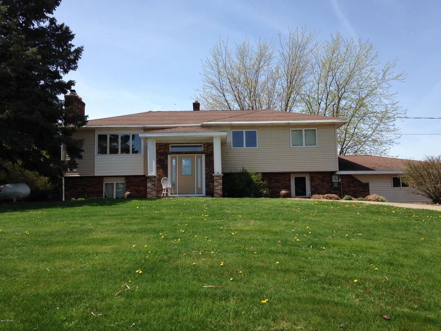 3293 8th Ave, Hudsonville, MI 49426 - photo 1