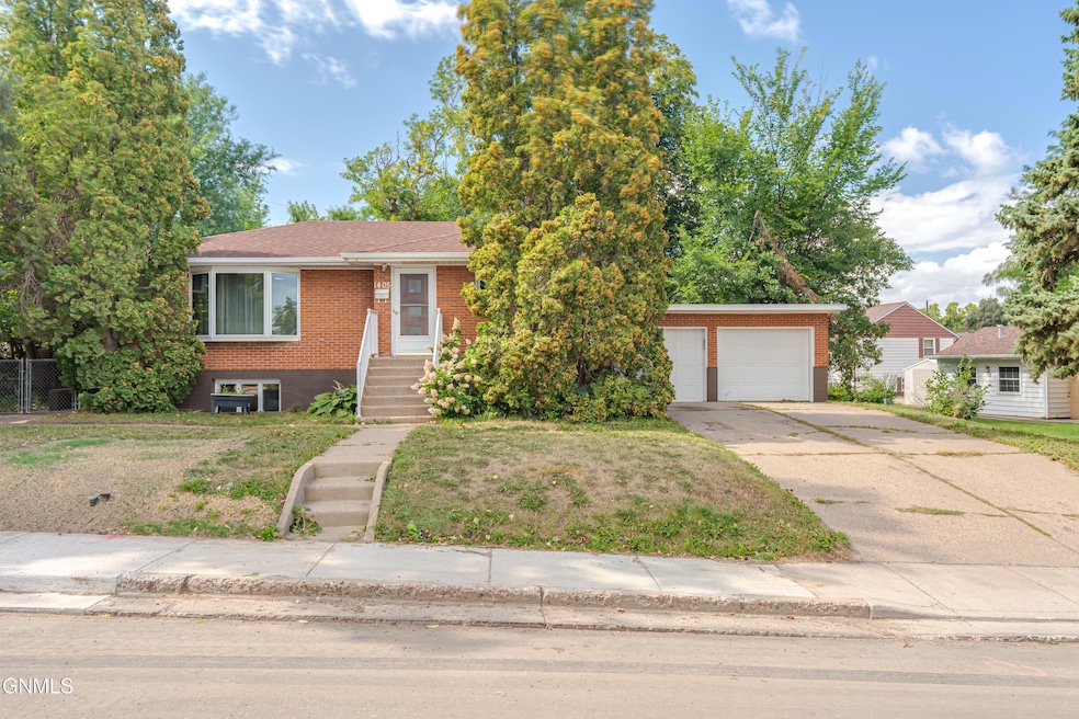 For Sale $304,900 • Co-Listing Agent