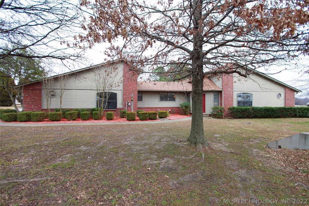 Front view of home.