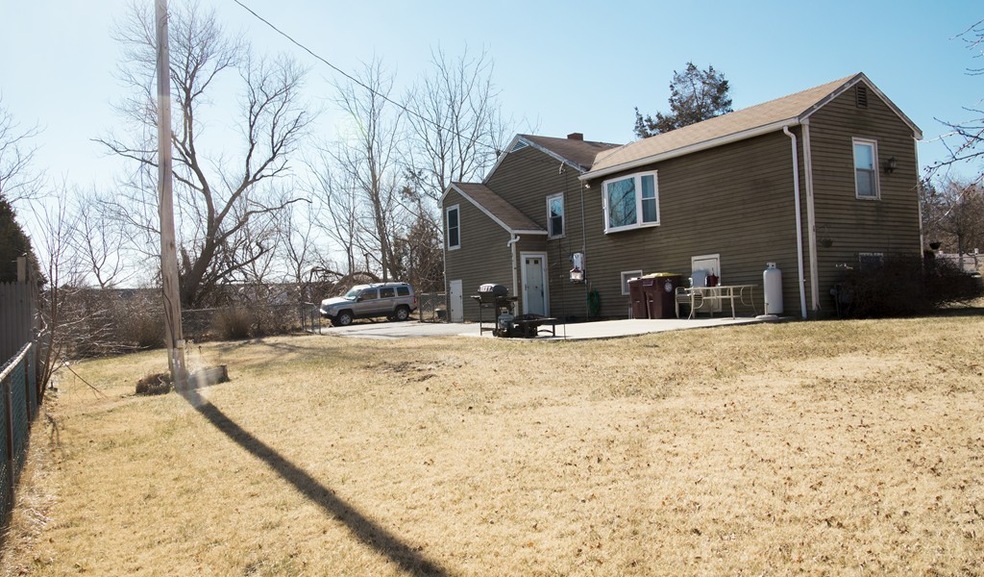 28 Bernard St, Acushnet, MA 02743 - photo 1