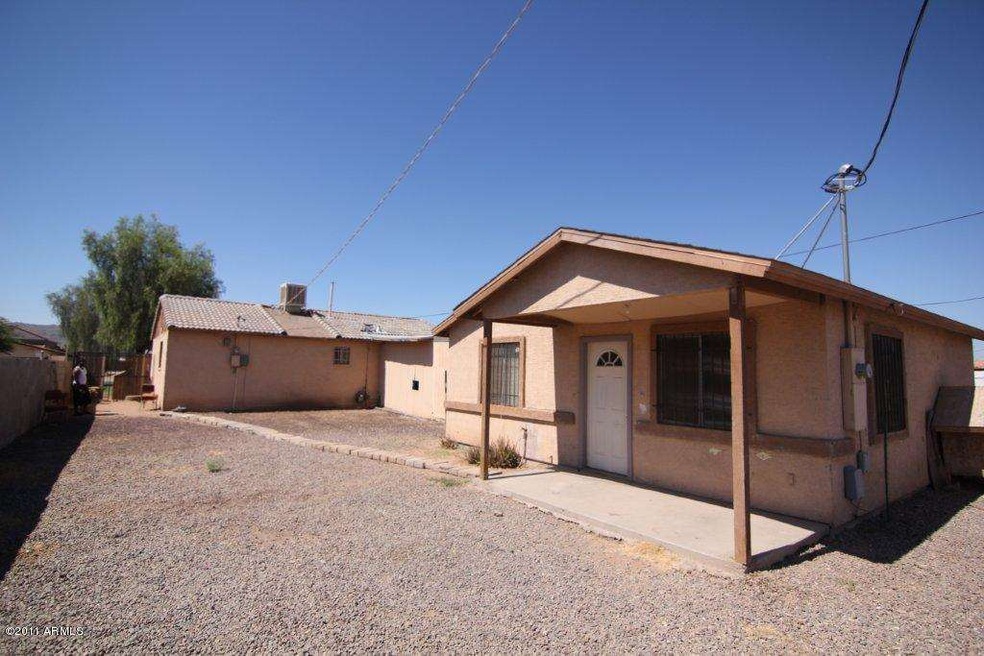 2536 E Tamarisk