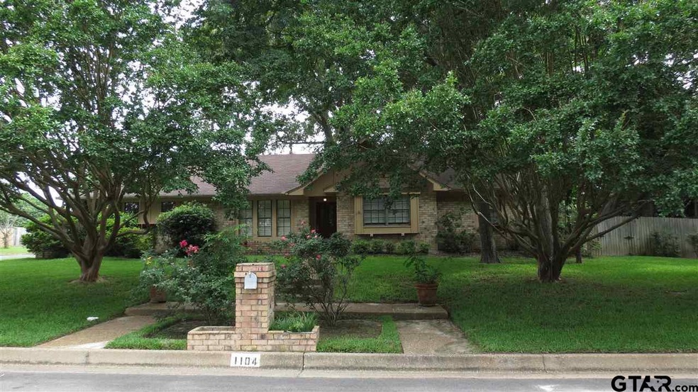 1104 1104 Beth Dr, Tyler, TX 75703 - photo 1