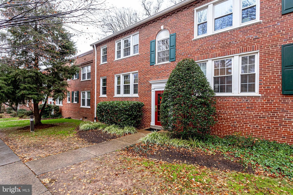 1901 N Rhodes St unit 41, Arlington, VA 22201 - photo 1