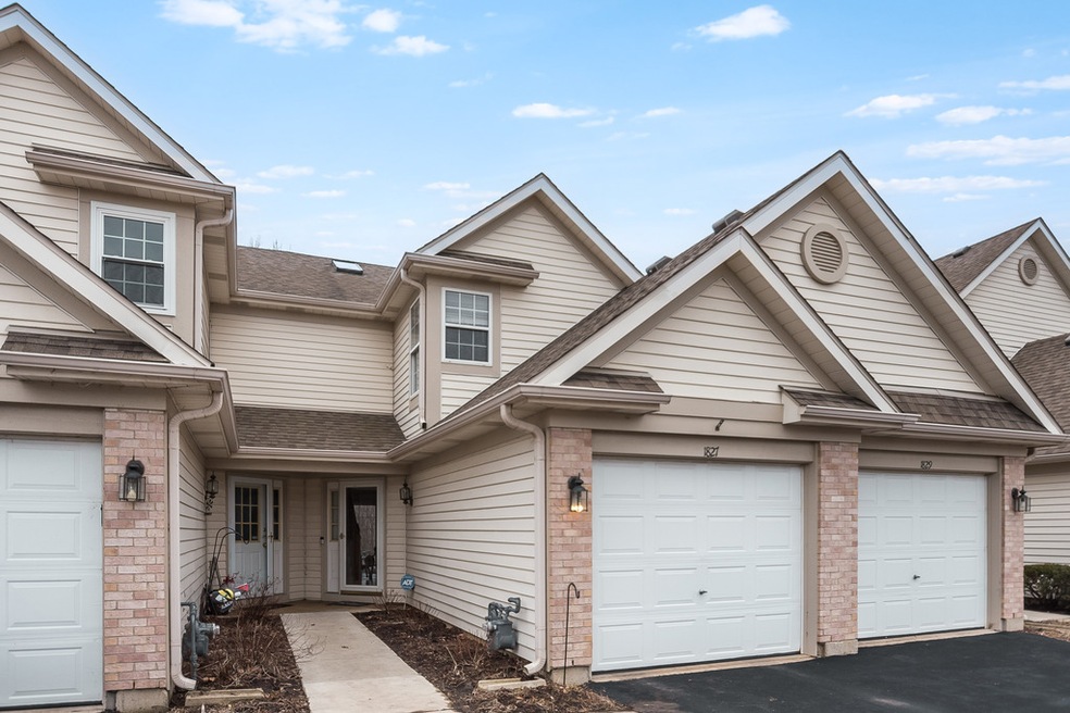 1827 Grove Ave unit 76B182, Schaumburg, IL 60193 - photo 1