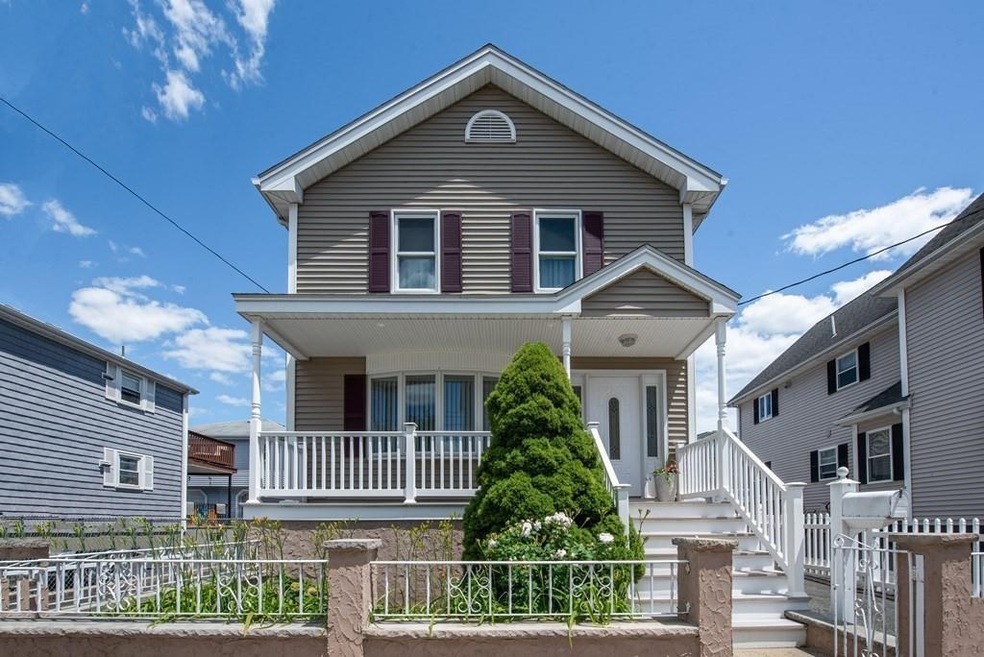 7 Shamrock St, Peabody, MA 01960 - photo 1