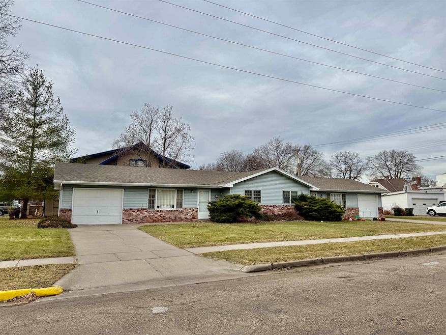 402-404 N Grant Ave, North Platte, NE 69101 - photo 1