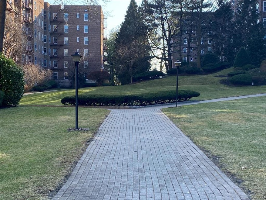 Kimberly Gardens Cooperative unit C76, Yonkers, NY 10704 - photo 1