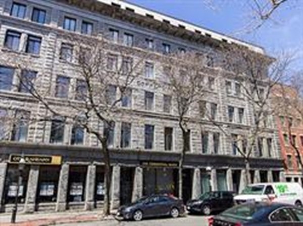 142 Commercial St unit 205, Boston, MA 02109 - photo 1