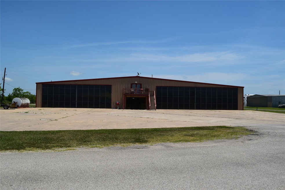 8802 Belcher Rd, Manvel, TX 77578 - photo 1