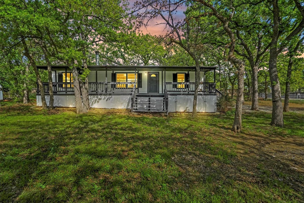 3713 Woodview Dr, Joshua, TX 76058 - photo 1