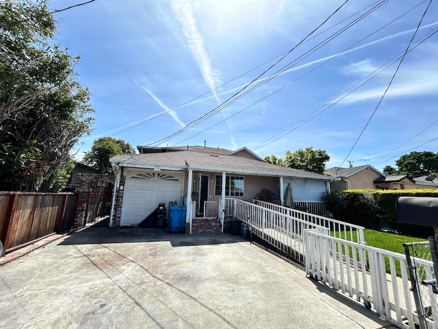 708 Fourth Ave, Redwood City, CA 94063 - photo 1