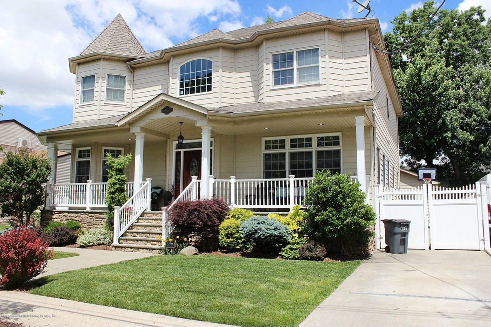 617 Lamont Ave, Staten Island, NY 10312 - photo 1
