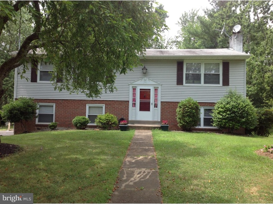 1421 N Wales Rd, North Wales, PA 19454 - photo 1