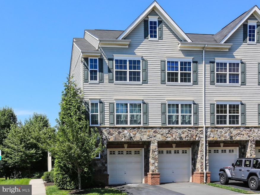 11124 Wortham Crest Cir, Manassas, VA 20109 - photo 1