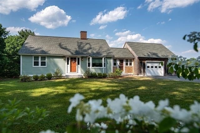 152 Amesbury Rd, Kensington, NH 03833 - photo 1