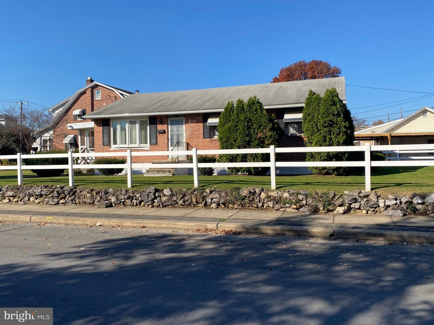 107 Monroe St, Reading, PA 19605 - photo 1