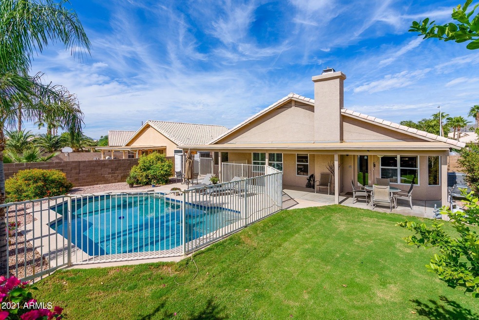 4115 E Cathedral Rock Dr-23997-HDR