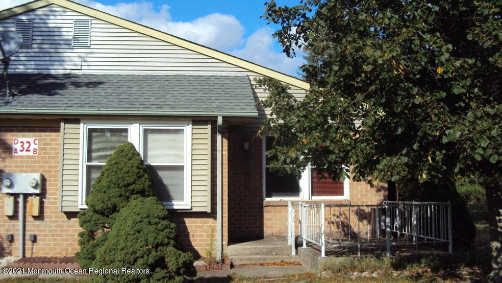 32B Easton Dr unit 61, Whiting, NJ 08759 - photo 1