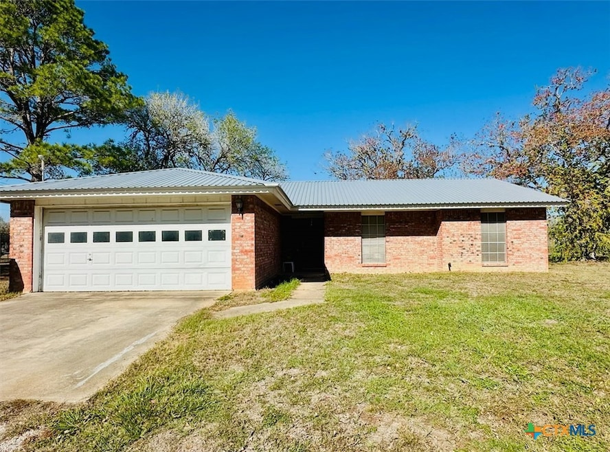 109 E 9th St, Yorktown, TX 78164 - photo 1