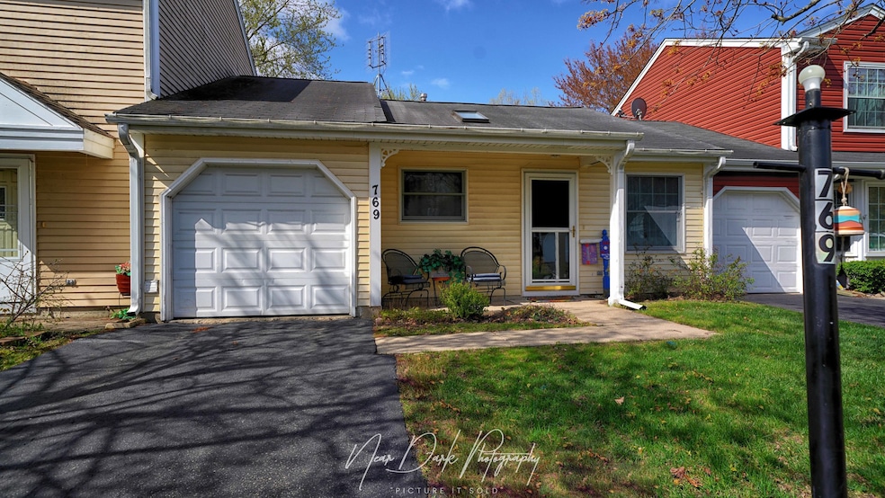 769 Nantucket Way, Island Lake, IL 60042 - photo 1