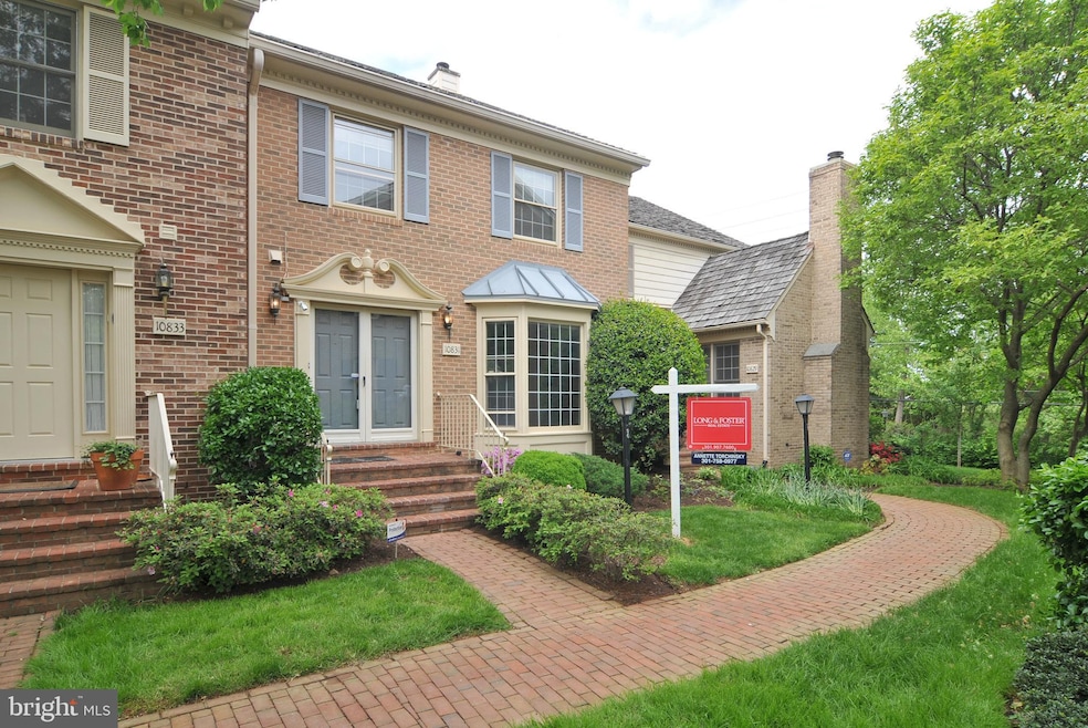 10831 Brewer House Rd, Rockville, MD 20852 - photo 1