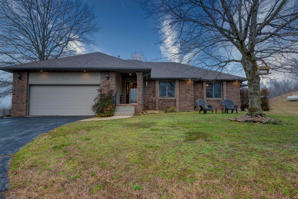 1387 W Cantor Place Dr, Nixa, MO 65714 - photo 1