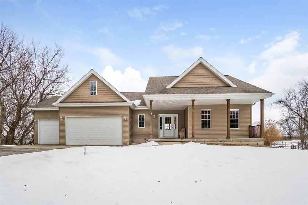 508 Meander Wood Rd, Oregon, WI 53575 - photo 1